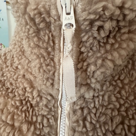 Women's Abercrombie Teddy Jacket Medium Tan Beige Zip Front - Picture 2 of 7
